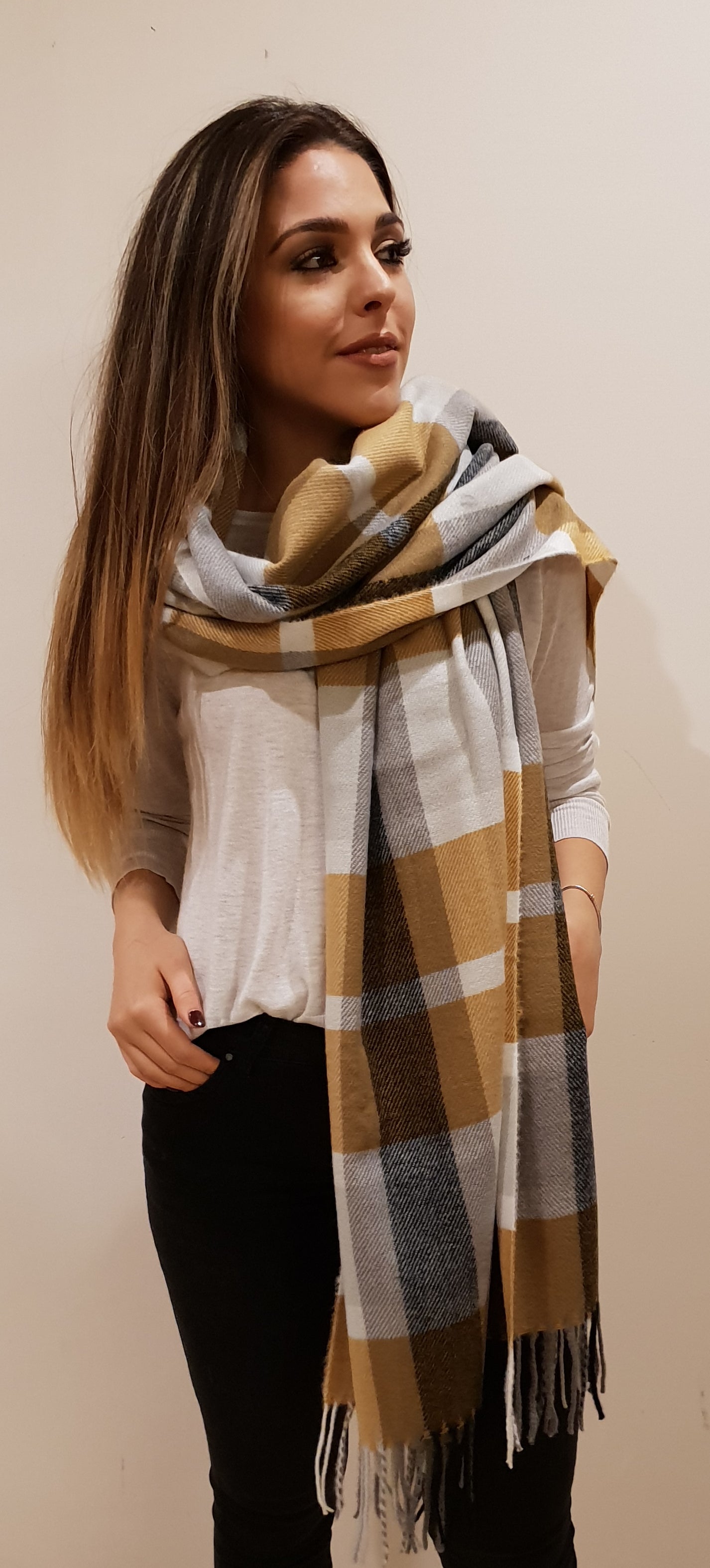 Sciarpone  Frangia a Quadri