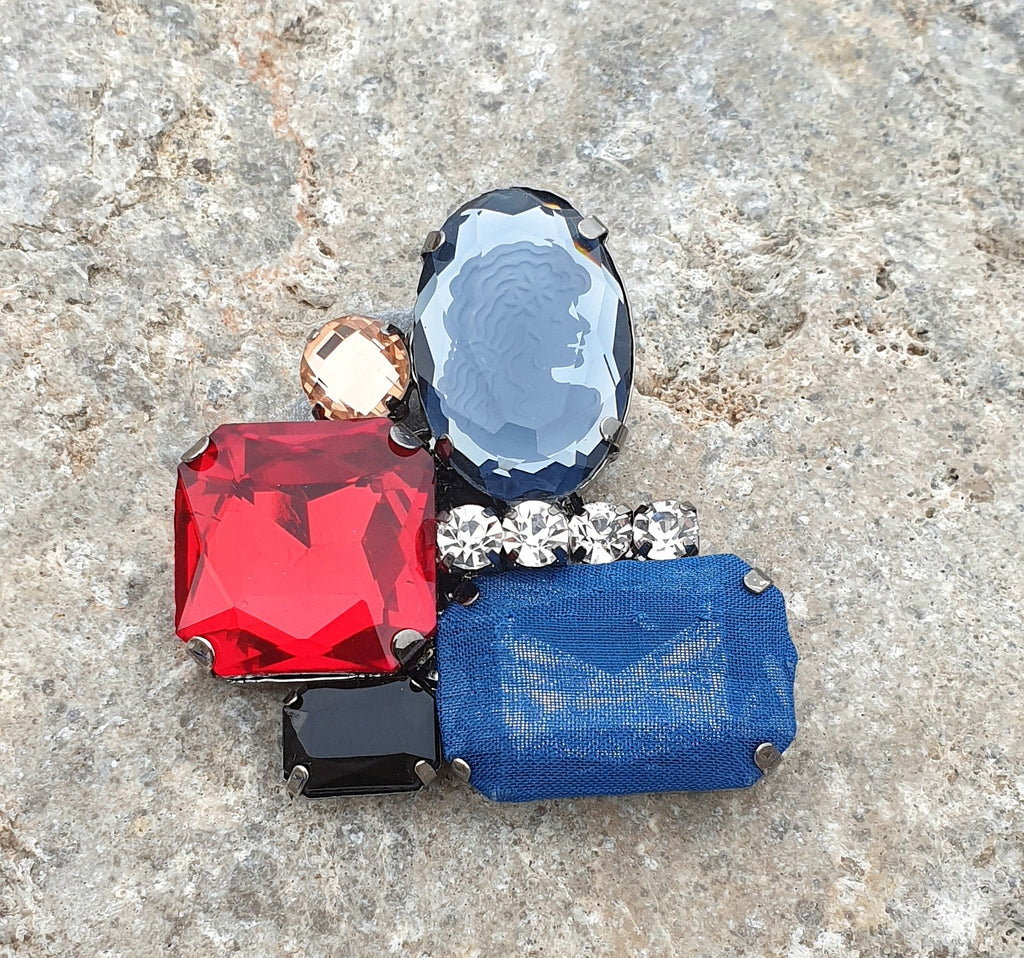 Spilla gioiello con pietre e cameo