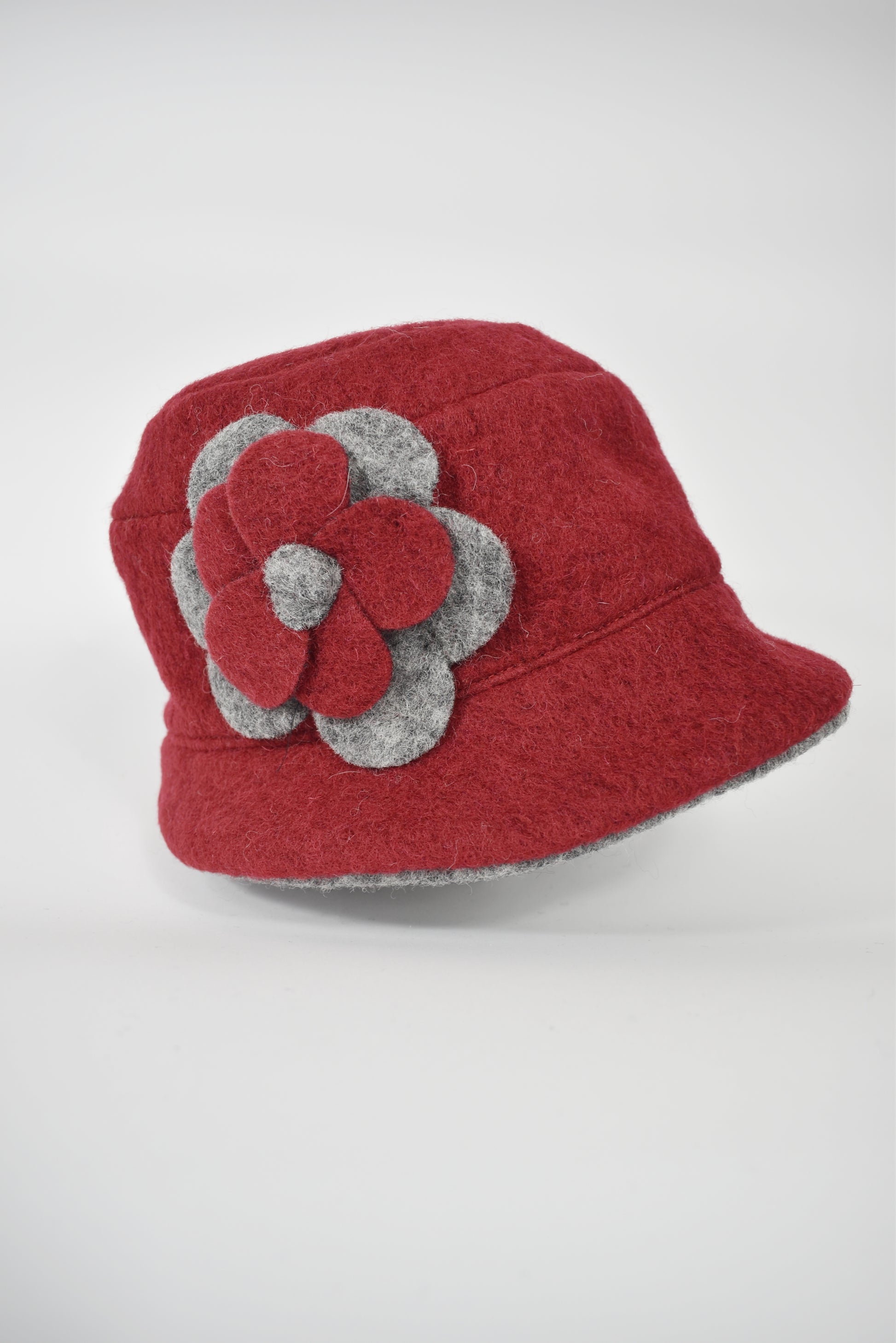 Cappello bicolor fiore