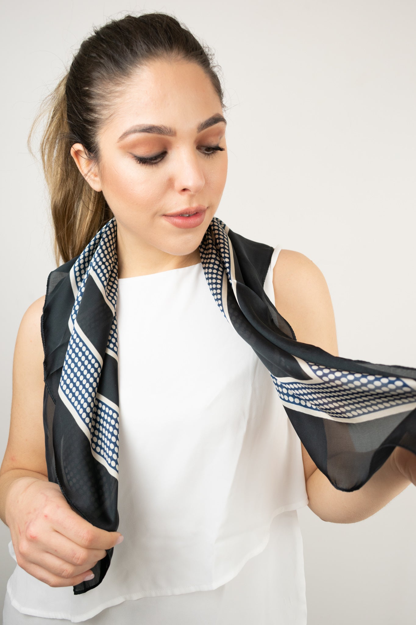 Foulard quadrato a pois