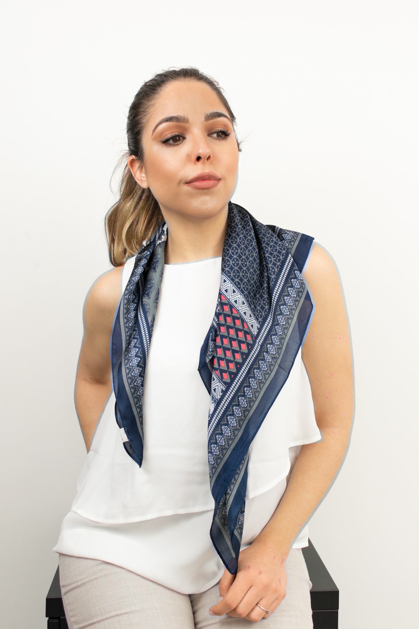 Foulard quadrato a stampa etnica