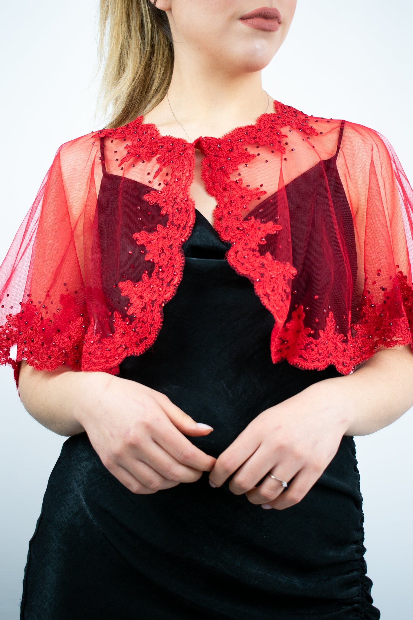 Coprispalle elegante in tulle