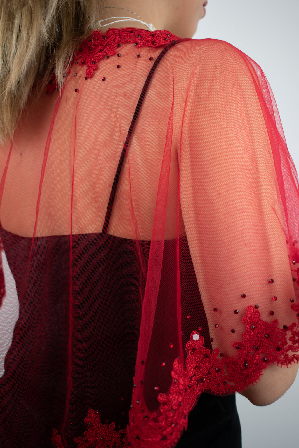 Coprispalle elegante in tulle