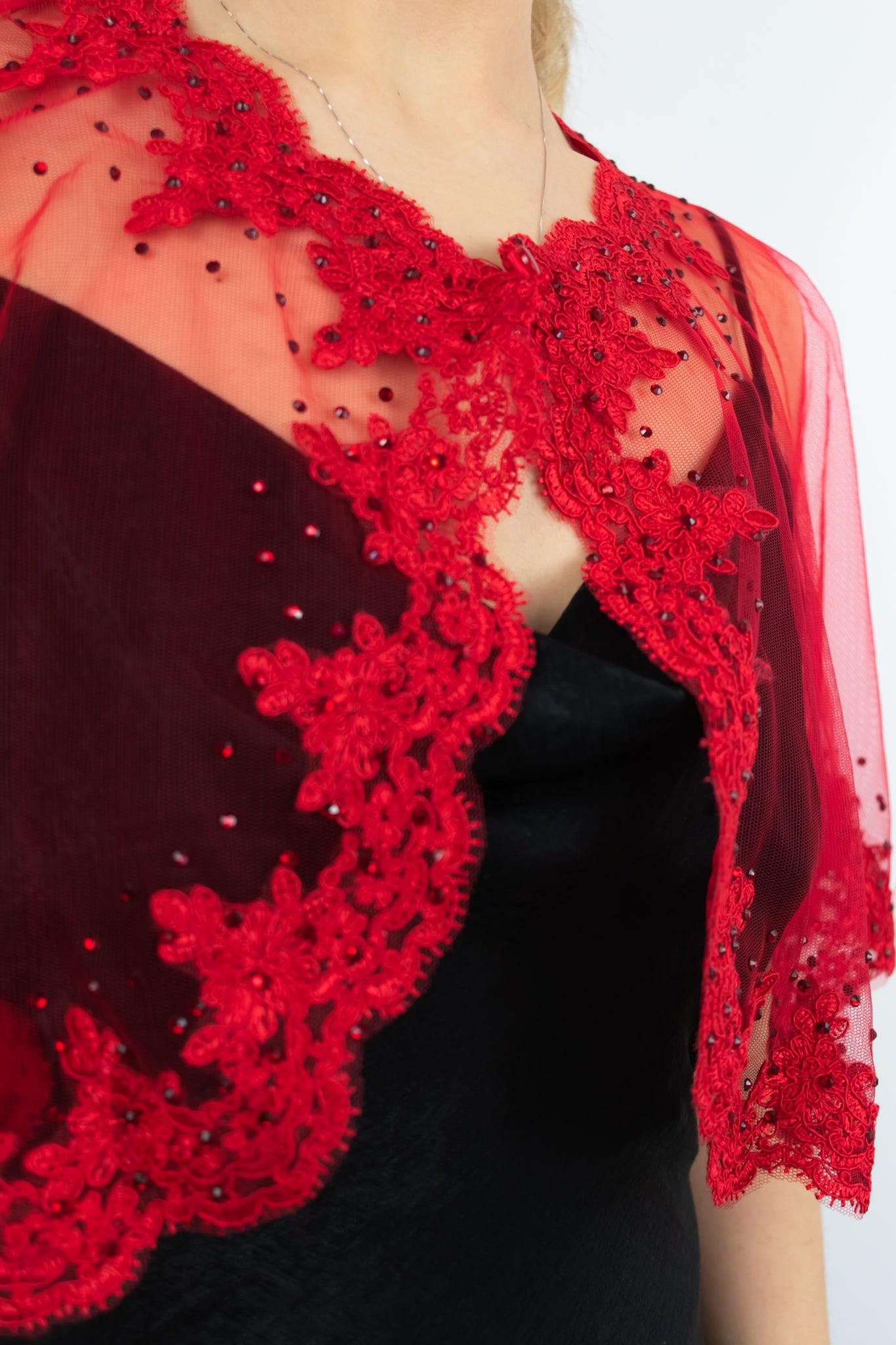 Coprispalle elegante in tulle