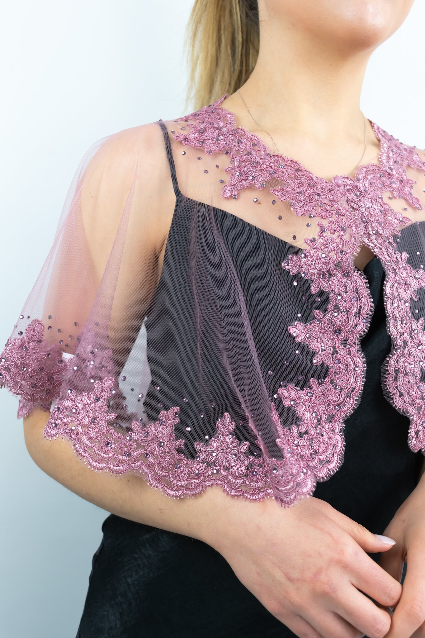 Coprispalle elegante in tulle