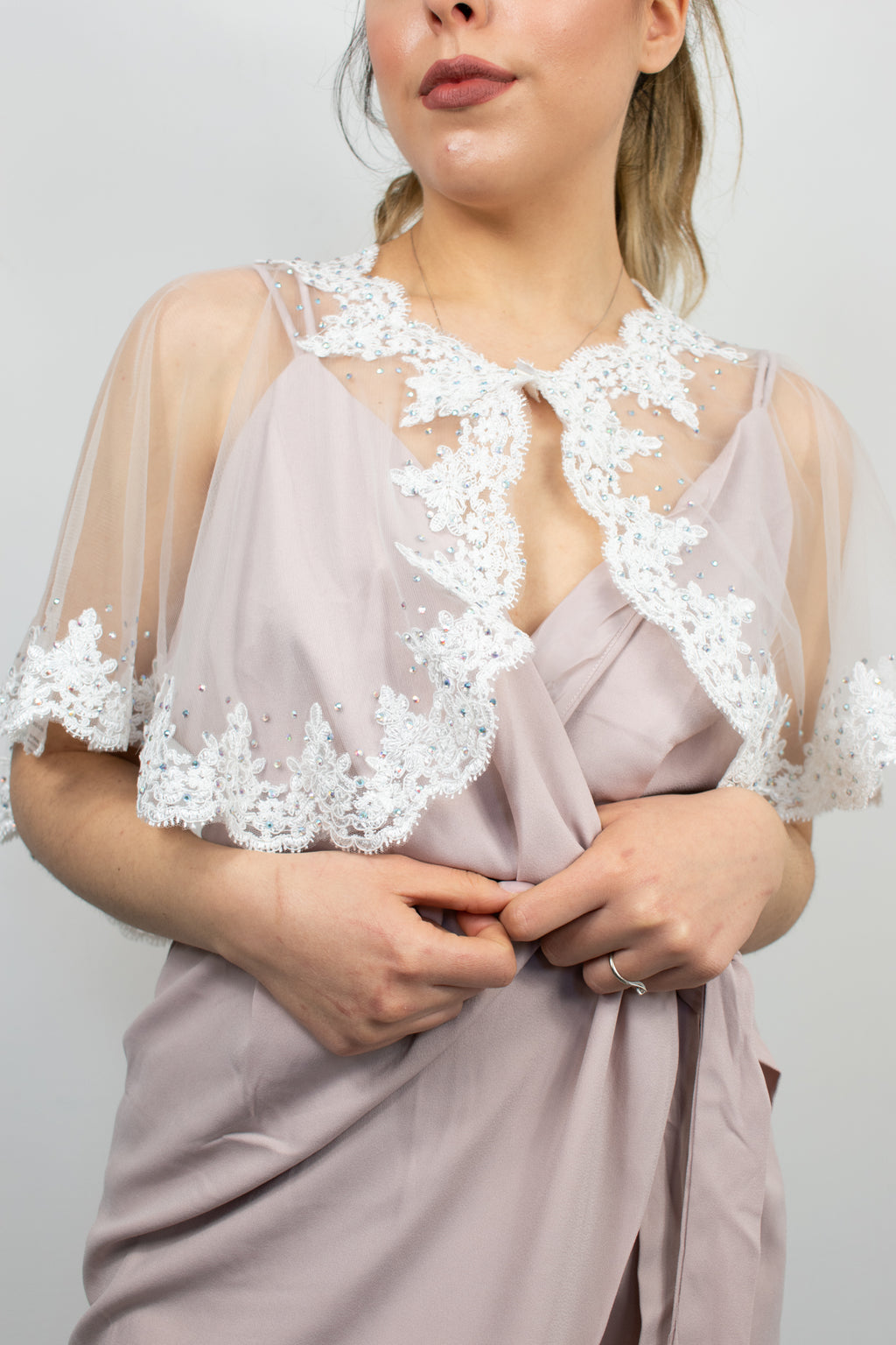 Coprispalle elegante in tulle