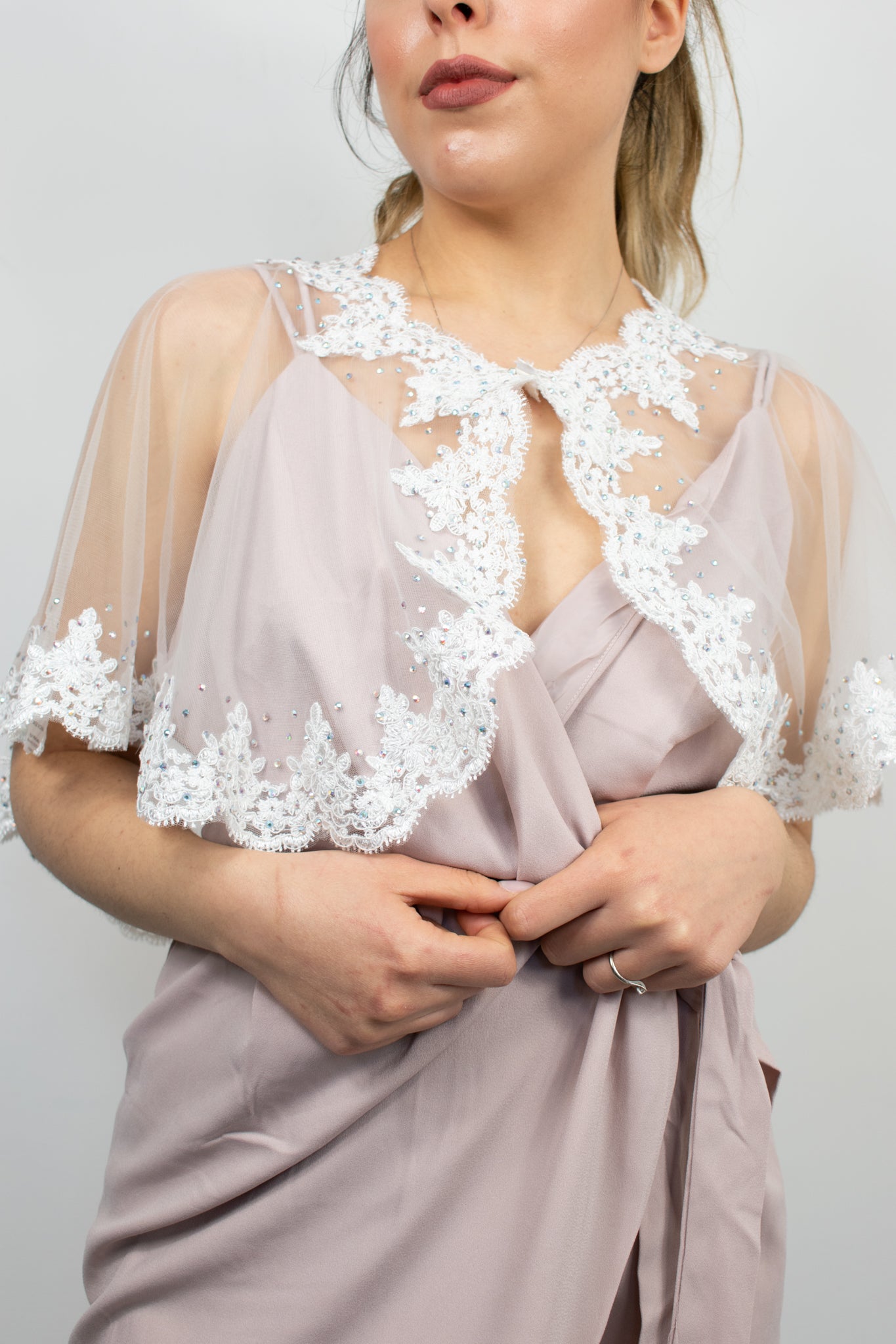 Coprispalle elegante in tulle