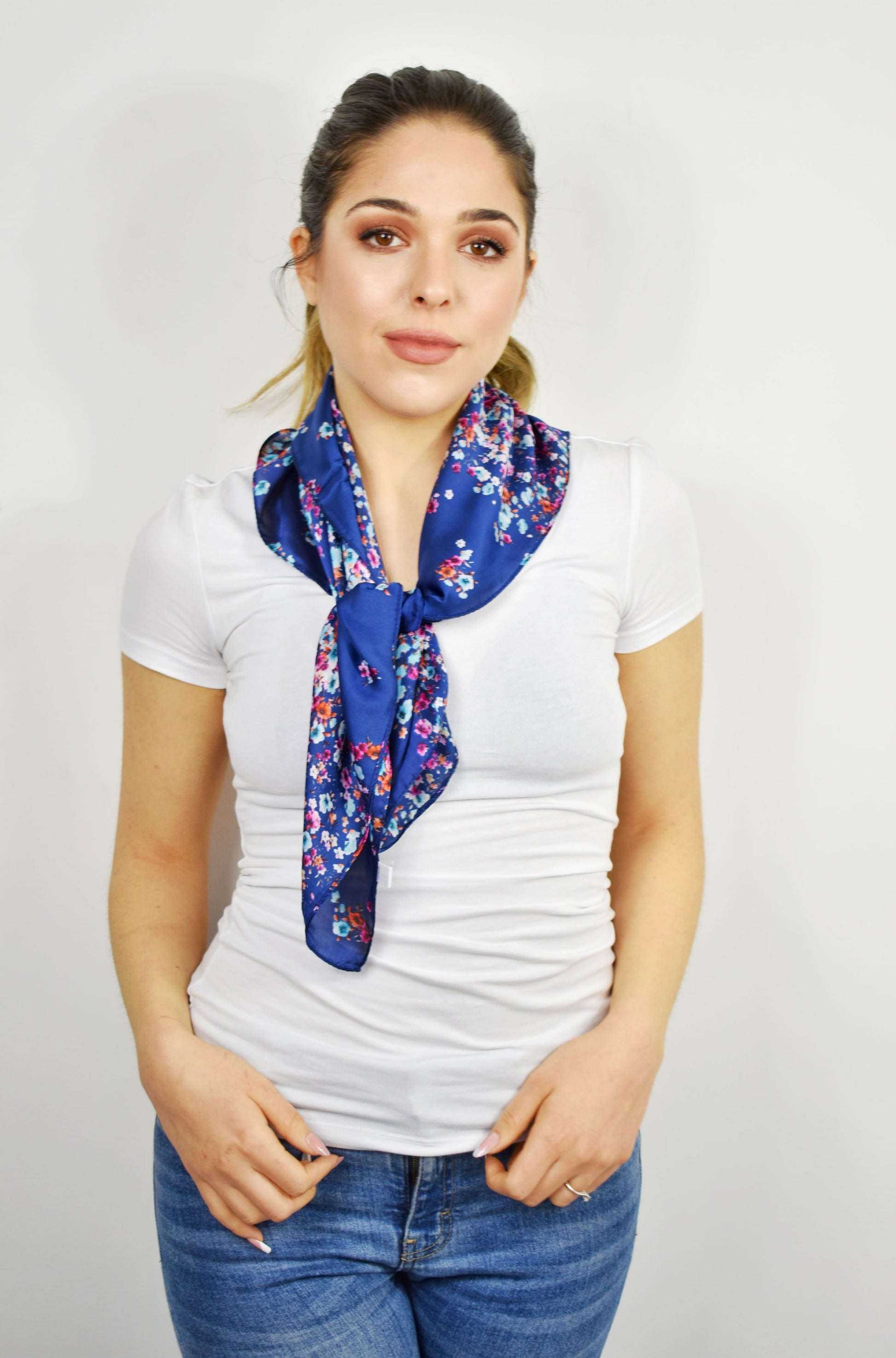 Foulard quadrato fantasia fiorellini