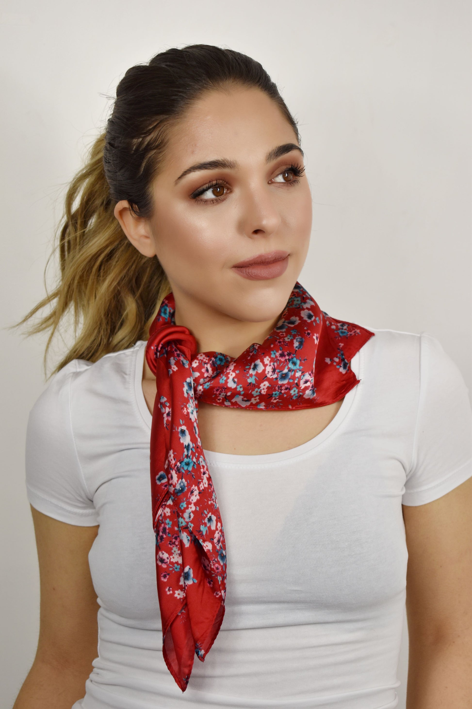 Foulard quadrato fantasia fiorellini