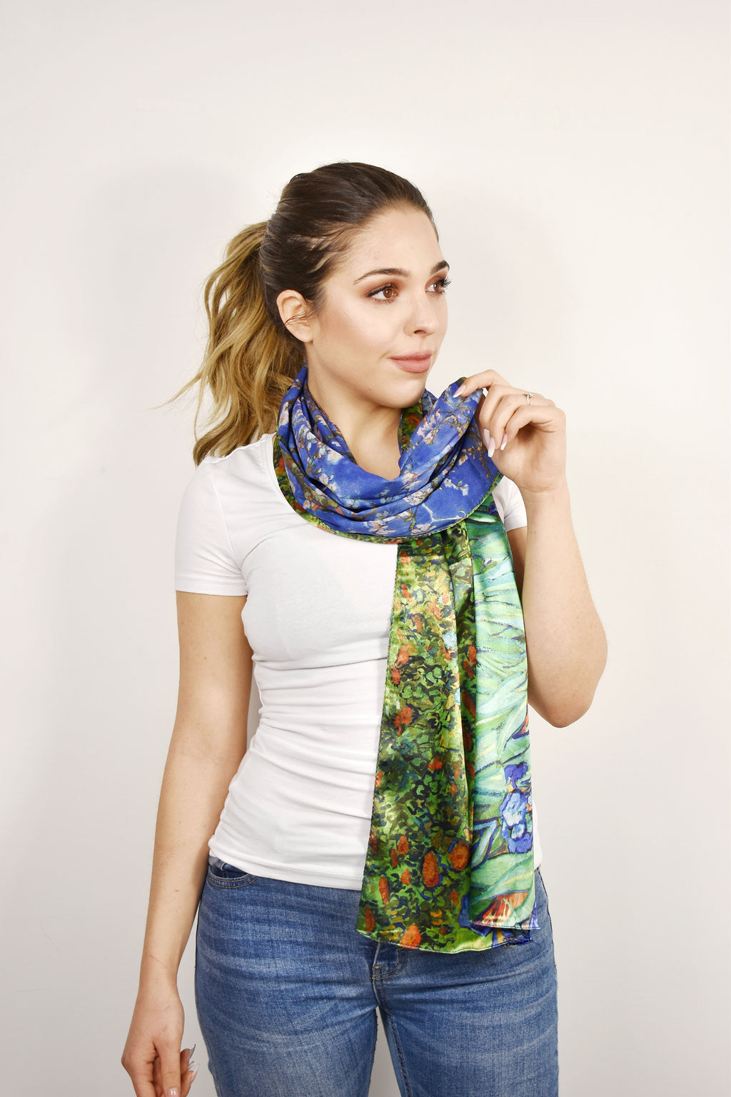 Foulard "Iris e ramo di mandorlo fiorito"
