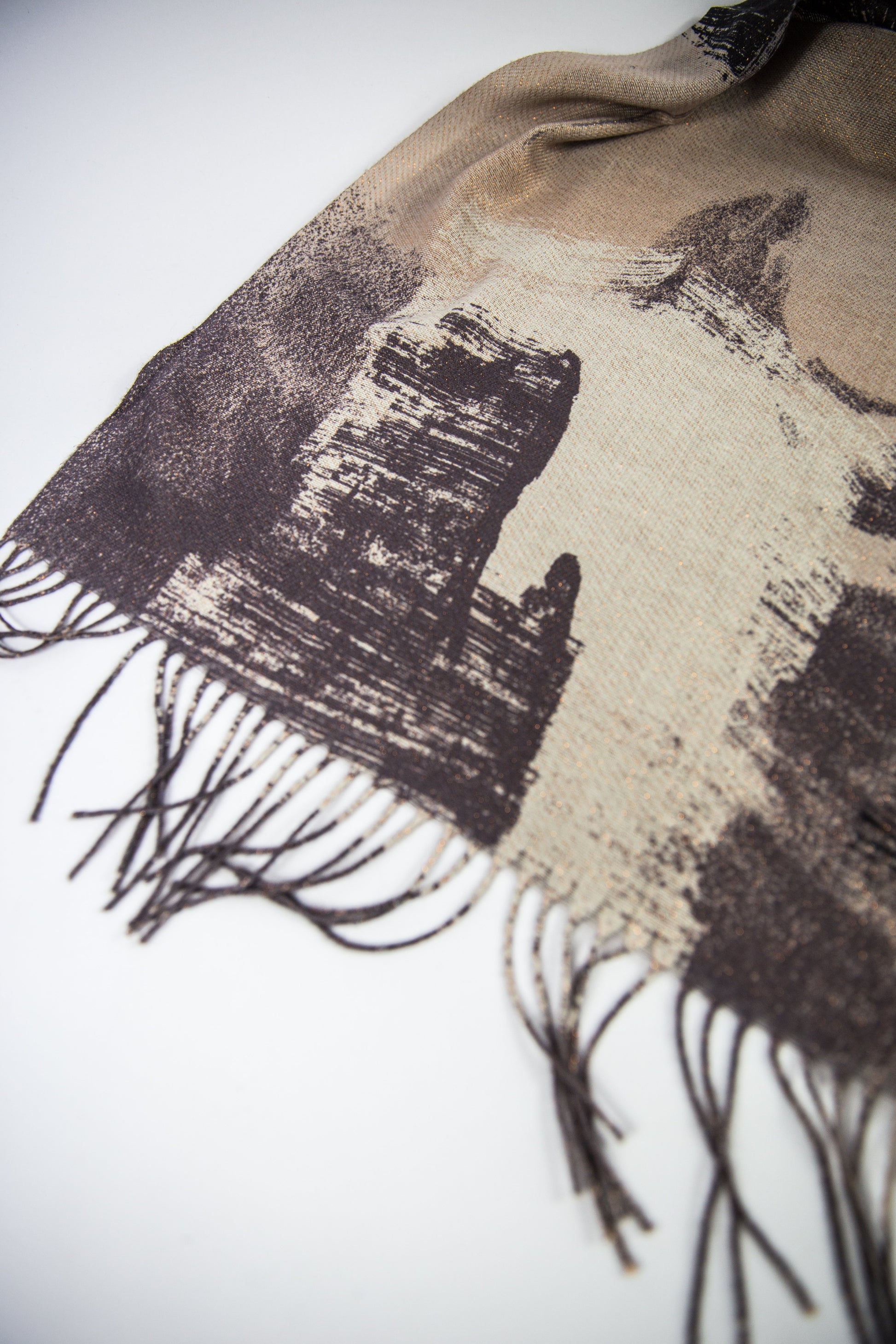 Foulard laminato con frangia