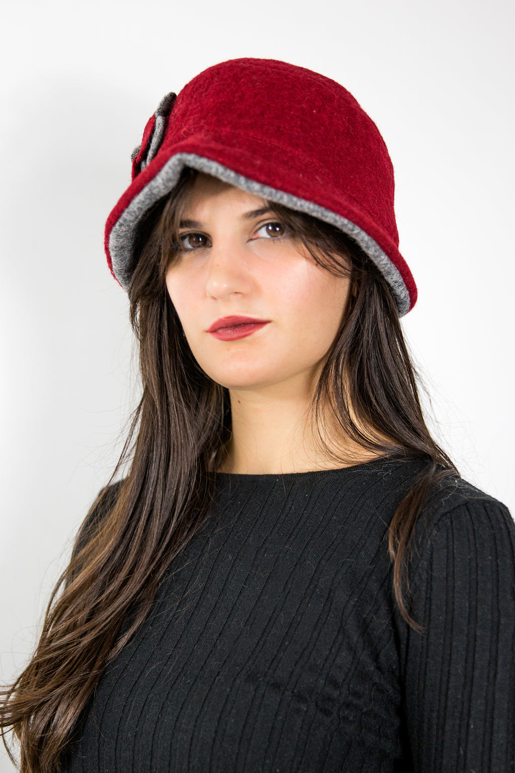 Cappello bicolor fiore