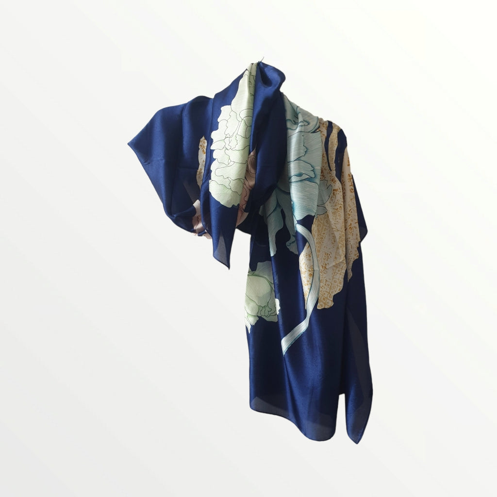 Foulard blu con fiori