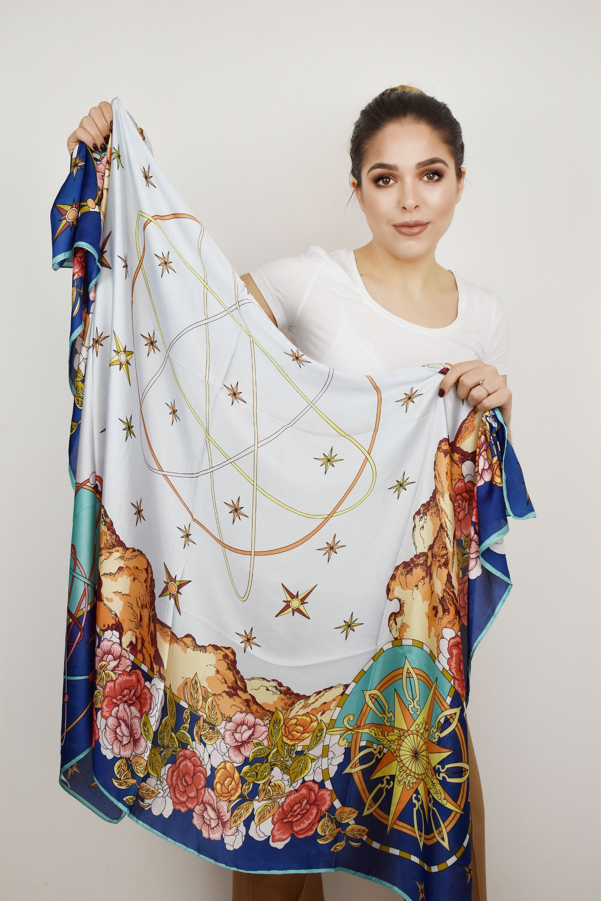 Foulard quadrato maxi rosa dei venti