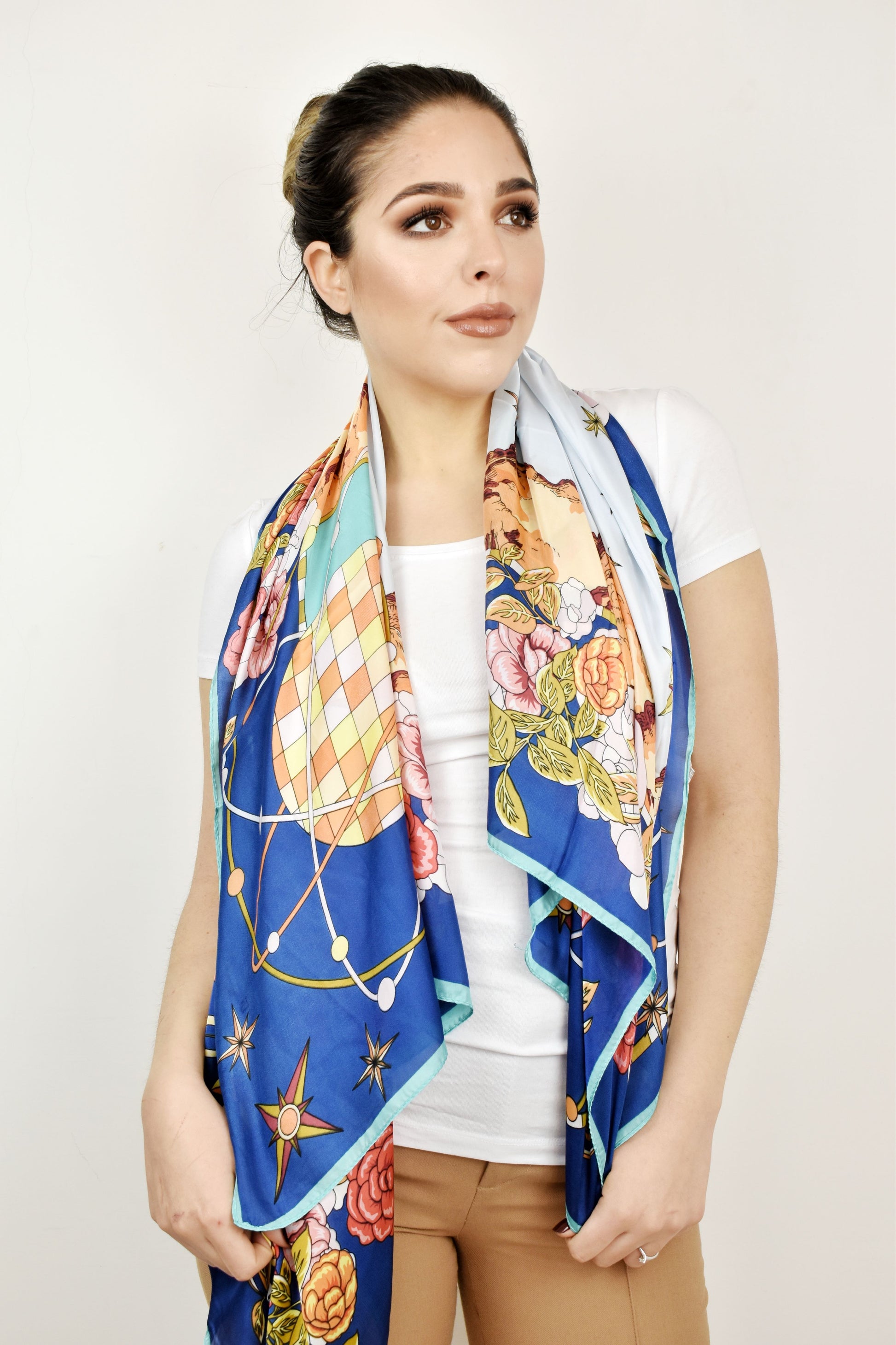 Foulard quadrato maxi rosa dei venti