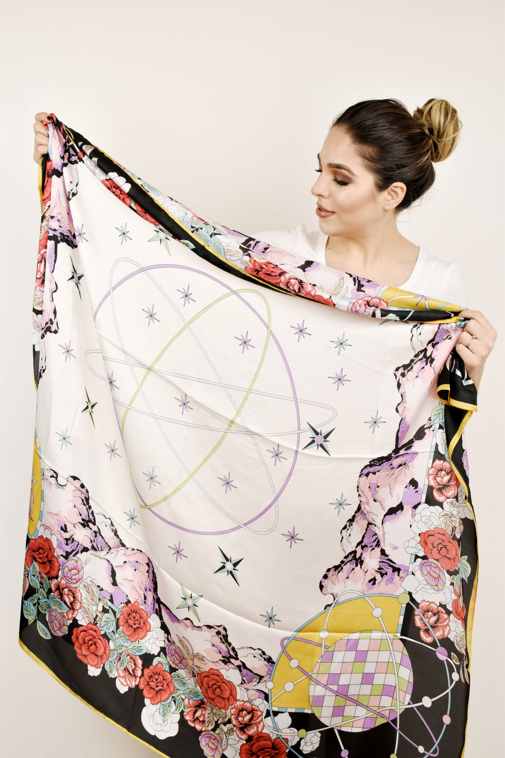 Foulard quadrato maxi rosa dei venti