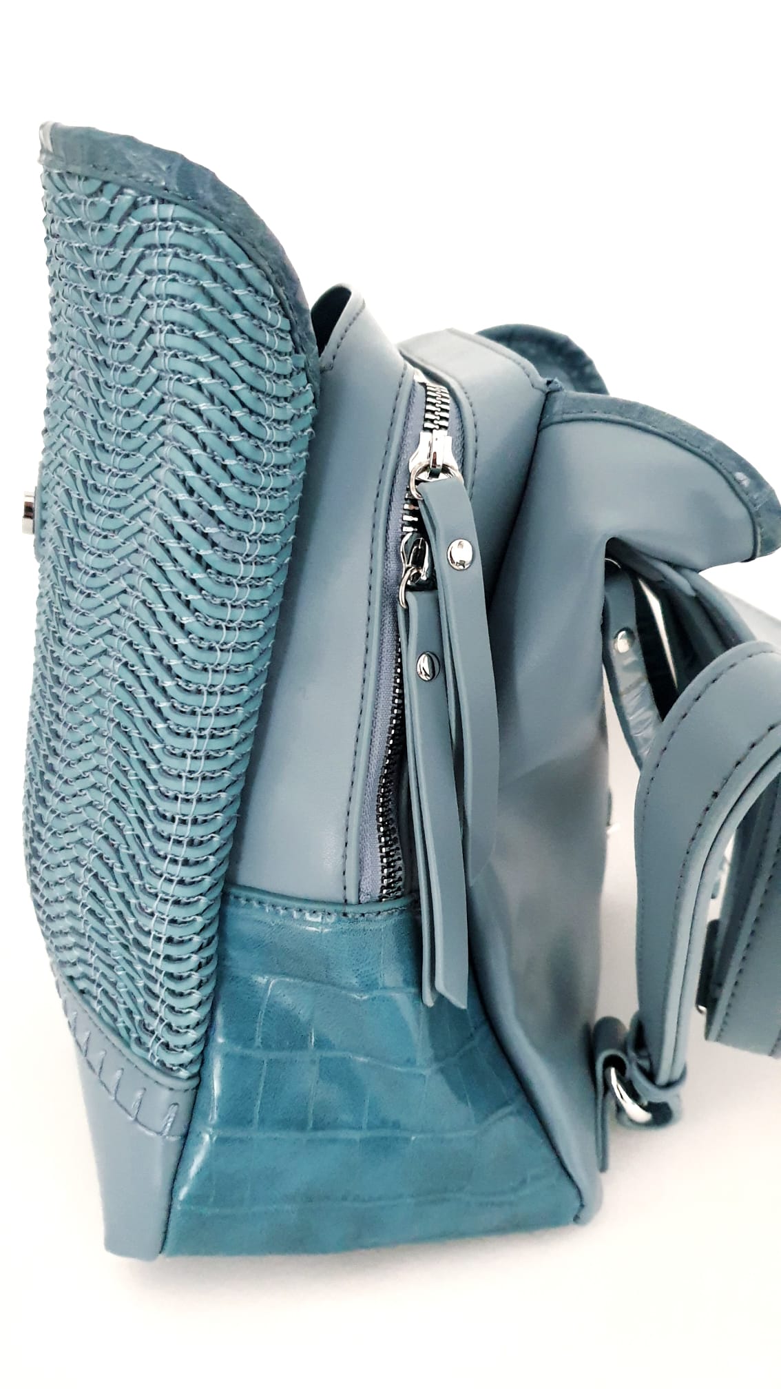 Zaino con intreccio celeste