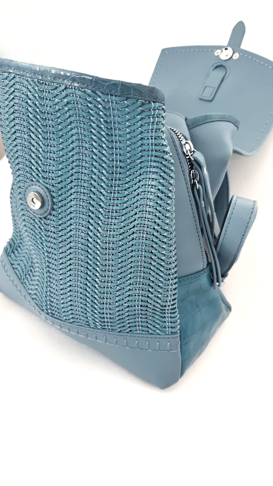 Zaino con intreccio celeste